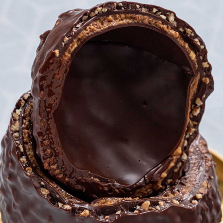 OEUF SIGNATURE ROCHER AMANDE NOUGATINE NOIR
