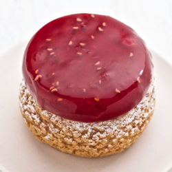 CHOU VANILLE FRUITS ROUGES 
