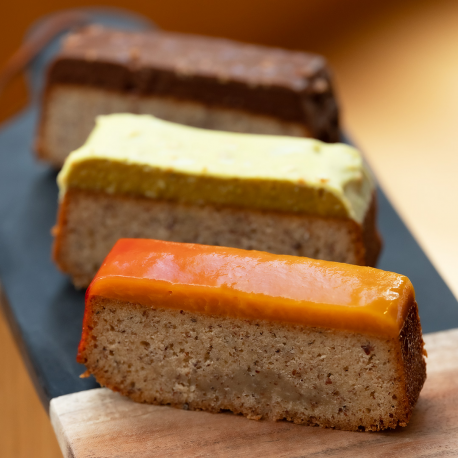 Tranches de Cake Gianduja, Abricot et Pistache