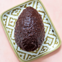 OEUF ROCHER AMANDE NOUGATINE NOIR