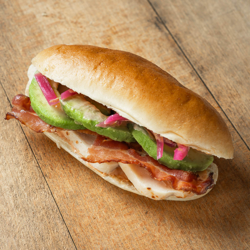 SANDWICH POULET AVOCAT BACON